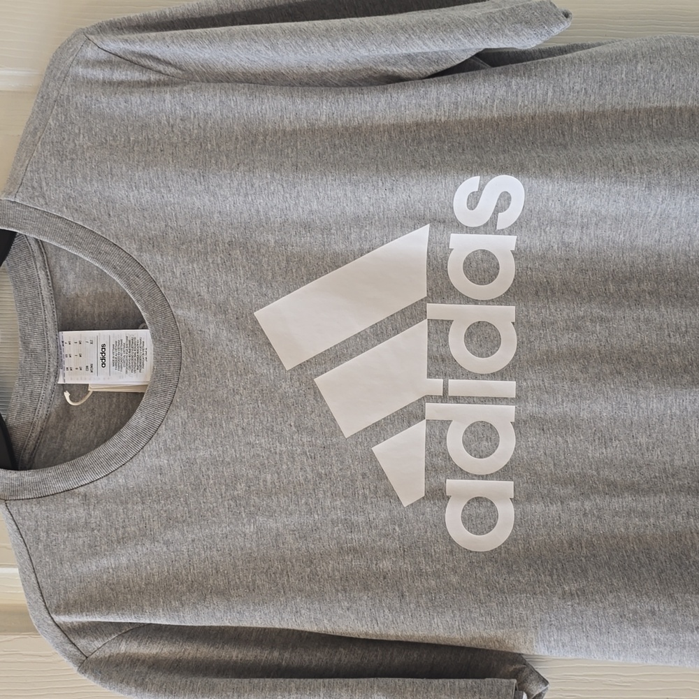 ADIDAS SIGNATURE BRAND MEN'S GREY & WHITE ATHLETIC TEE SIZE MEDIUM TALL MT